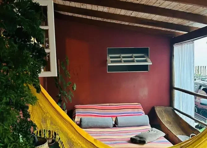Casa em condomínio no bairro Caborê a venda em Paraty ideal para quem busca conforto e tranquilidade em uma localização privilegiada.