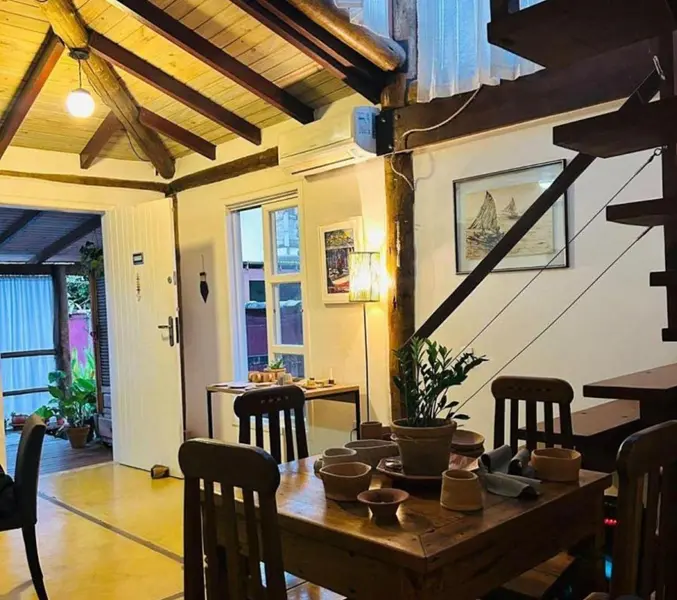 Casa em condomínio no bairro Caborê a venda em Paraty ideal para quem busca conforto e tranquilidade em uma localização privilegiada.