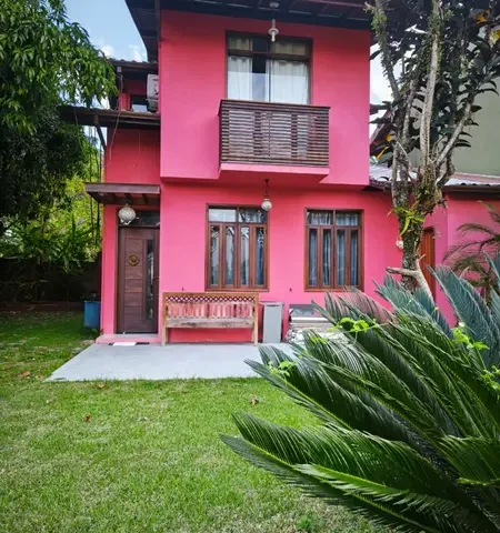 Bela casa a venda Parque da Mata em Paraty na entrada da cidade Bairro residencial, arborizado, tranquilo e com fácil acesso à região central